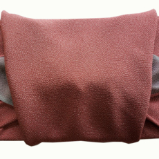 正絹縮緬友禅風呂敷 鮫小紋ピンク ちりめん シルク 包んだ写真 ①-1