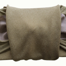 正絹縮緬友禅風呂敷 鮫小紋 抹茶 ちりめん シルク 包んだ写真 ③-1